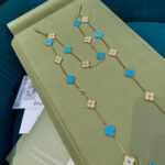 CLOVER 20 MOTIFS TURQUOISE DIAMOND NECKLACE - Image 4