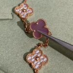 CLOVER 10 MOTIFS DIAMOND PINK MOP NECKLACE - Image 8