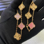 CLOVER 10 MOTIFS LASER PINK MOP NECKLACE