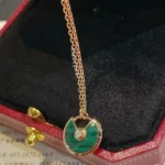 AMULETTE ROSE GOLD MALACHITE NECKLACE - Image 2