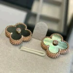 CLOVER MEDIUM 1 MOTIFS GRAY MOP DIAMOND EARRINGS - Image 2