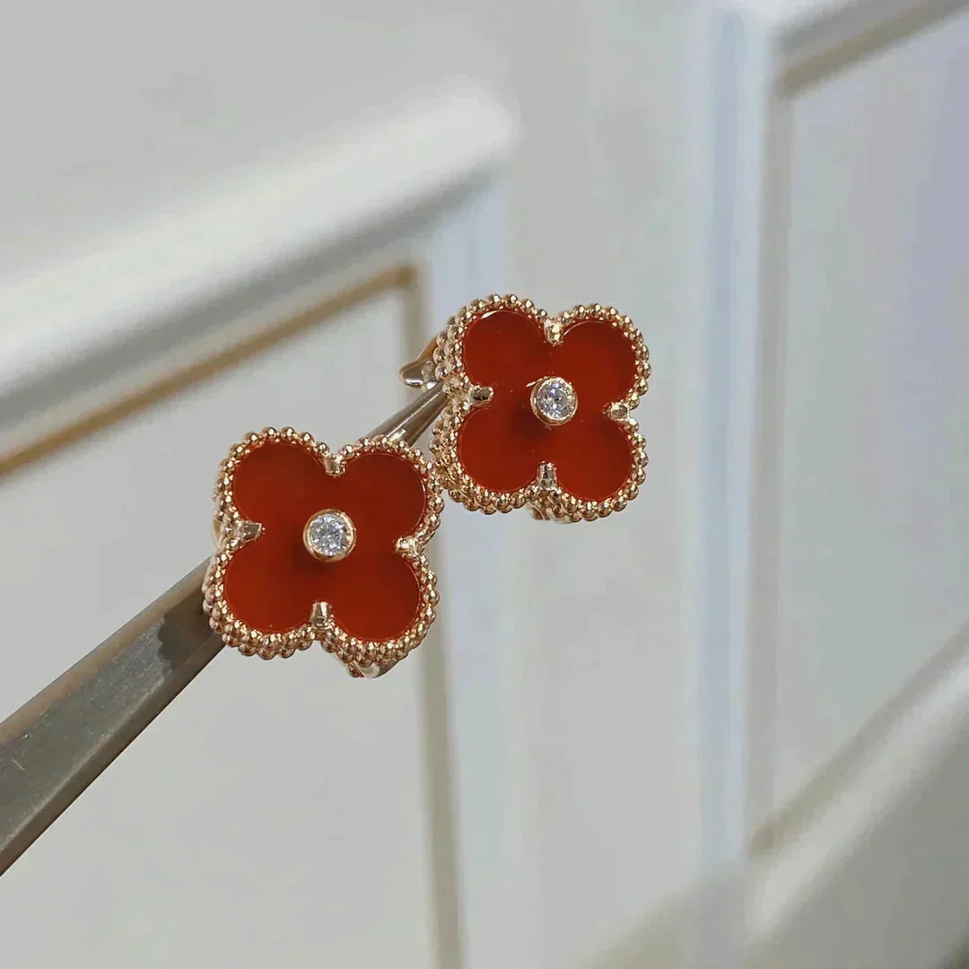 13286908017077992_1c68bb74-a84f-45df-bfec-3e8819ddbc4f CLOVER MEDIUM 1 MOTIFS CARNELIAN DIAMOND earrings - Image 1
