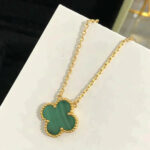CLOVER 15MM MALACHITE SINGLE FLOWER NECKLACE - Image 2