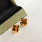 CLOVER MEDIUM 1 MOTIFS TIGER EYE EARRINGS - Image 4