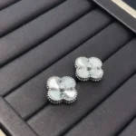 CLOVER MINI 9.5MM LASER EARRINGS - Image 3