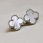 CLOVER MEDIUM 1 MOTIFS WHITE MOP EARRINGS SILVER