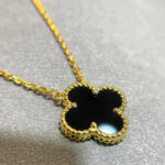 CLOVER 15MM BLACK ONYX SINGLE FLOWER NECKLACE - Image 6
