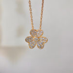 FLOWER DIAMOND NECKLACE - Image 2