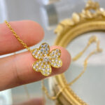 FLOWER DIAMOND NECKLACE - Image 3