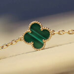 CLOVER 20 MOTIFS MALACHITE DIAMOND NECKLACE - Image 6
