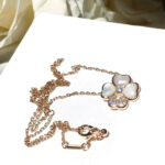 CLOVER MOP DIAMOND ROSE GOLD NECKLACE - Image 2