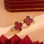 CLOVER MEDIUM 1 MOTIFS CARNELIAN EARRINGS - Image 12