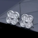 CLOVER 1 MOTIFS DIAMOND STUD EARRINGS SILVER - Image 3
