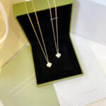 CLOVER MINI 9.5MM WHITE MOTHER-OF-PEARL NECKLACE - Image 7
