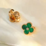 CLOVER MEDIUM 1 MOTIFS MALACHITE DIAMOND EARRINGS - Image 4