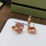 CLOVER MEDIUM STUD EARRINGS