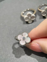 CLOVER SILVER MOP DIAMOND RING - Image 4