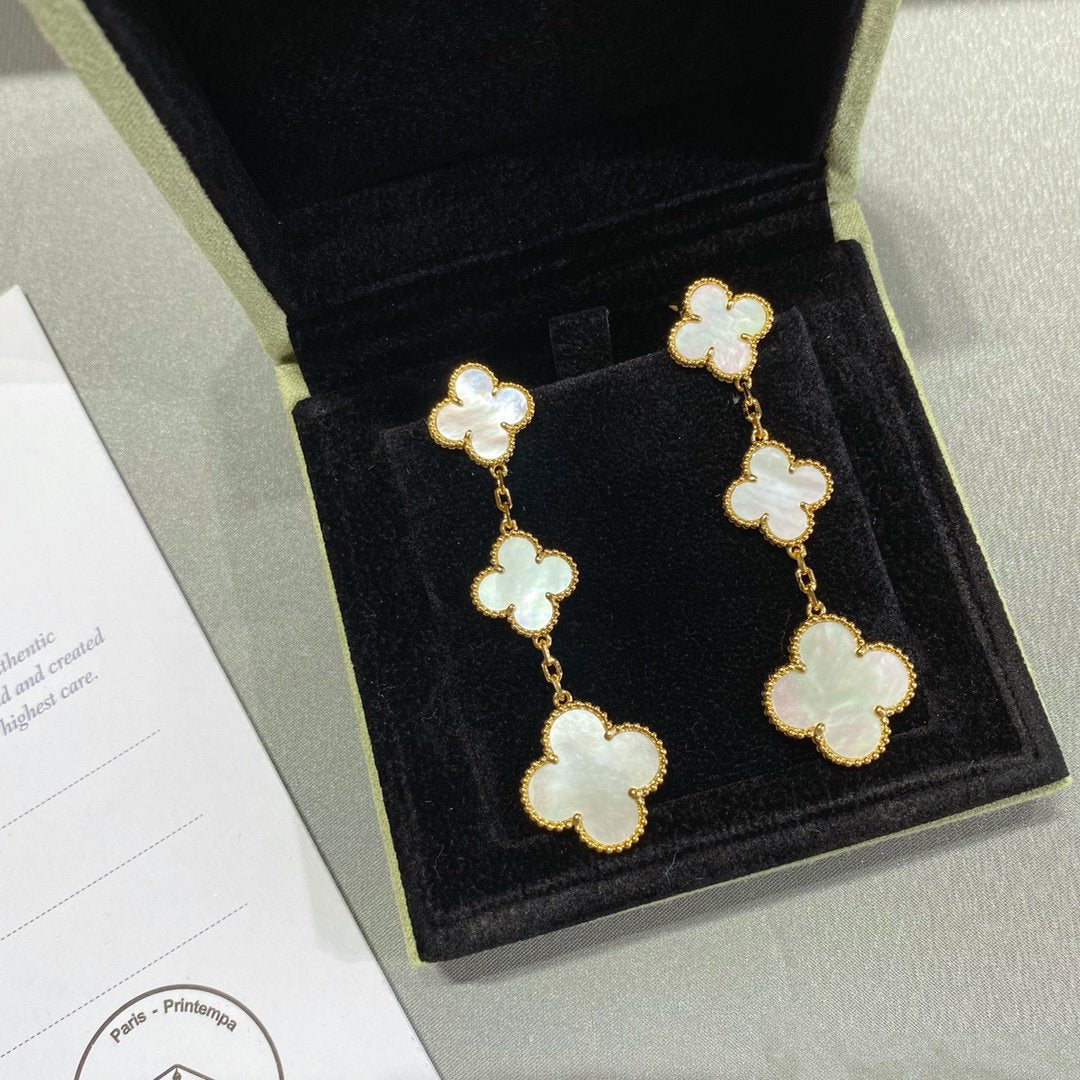 13339739044828268_1394edf9-11f9-43bb-ade1-6ae6b821fba6 CLOVER MOP 3 MOTIFS GOLD EARRINGS - Image 1