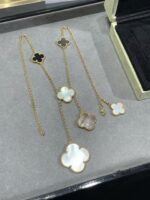 CLOVER 6 MOTIF MOP ONYX GOLD NECKLACE - Image 3