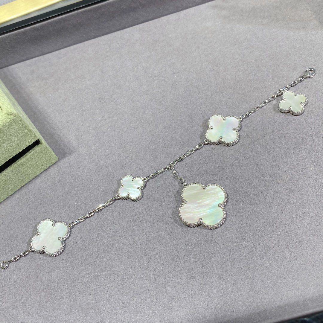13340100240501767 CLOVER 5 MOTIF WHITE MOP SILVER BRACELET - Image 1
