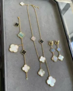 CLOVER 3 MOTIF MOP ONYX DARK MOP PINK GOLD EARRINGS - Image 4