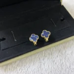 CLOVER PIETERSITE MEDIUM STUD EARRINGS - Gold