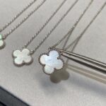 CLOVER MEDIUM SILVER WHITE MOP NECKLACE