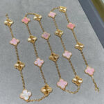 CLOVER 20 MOTIFS LASER PINK MOP NECKLACE