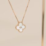 CLOVER 15MM DIAMOND WHITE FRITILLARIA NECKLACE - Image 3