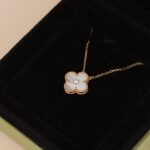 CLOVER 15MM DIAMOND WHITE FRITILLARIA NECKLACE - Image 5