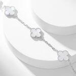 CLOVER 10 MOTIFS WHITE MOTHER OF PEARL NECKLACE - Image 6