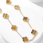 CLOVER 10 MOTIFS TIGER EYE NECKLACE - Image 3
