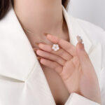 LUCKY WHITE MOP PLUM BLOSSOM NECKLACE