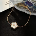 CLOVER SINGLE FLOWER BRACELET - Image 3