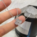 CLOVER 15MM DIAMOND SINGLE FLOWER NECKLACE - Image 10