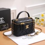 Chan.el | Small Vanity Case Chain Black - Image 5