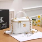 Chan.el Bag | Small Vanity Case Chain White - Image 4