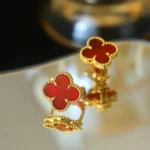 CLOVER MEDIUM 1 MOTIFS CARNELIAN EARRINGS - Image 10