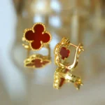 CLOVER MEDIUM 1 MOTIFS CARNELIAN EARRINGS - Image 2