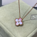 CLOVER 15MM DIAMOND PINK MOP NECKLACE - Image 9