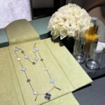 ETACHABLE CLOVER 15(11+4) FLOWER SILVER NECKLACE SET - Image 3