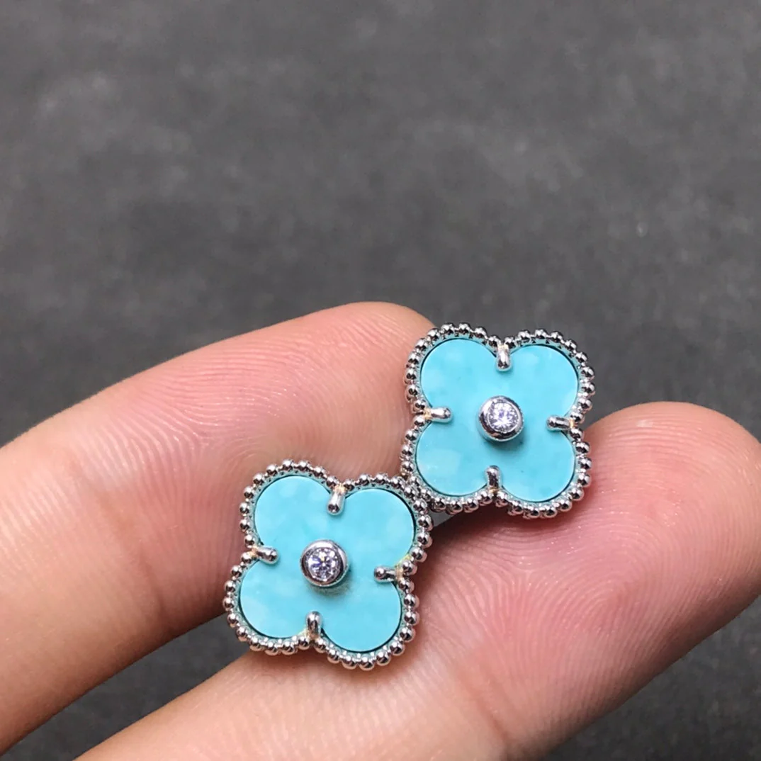 wsxc1698425236585_2_23358a6a-9229-4da1-92c0-dd6e9c58cca8 CLOVER 1 DIAMOND BLUE SKY SILVER EARRINGS - Image 1