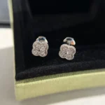 CLOVER MINI DIAMOND STUD EARRINGS - Image 5