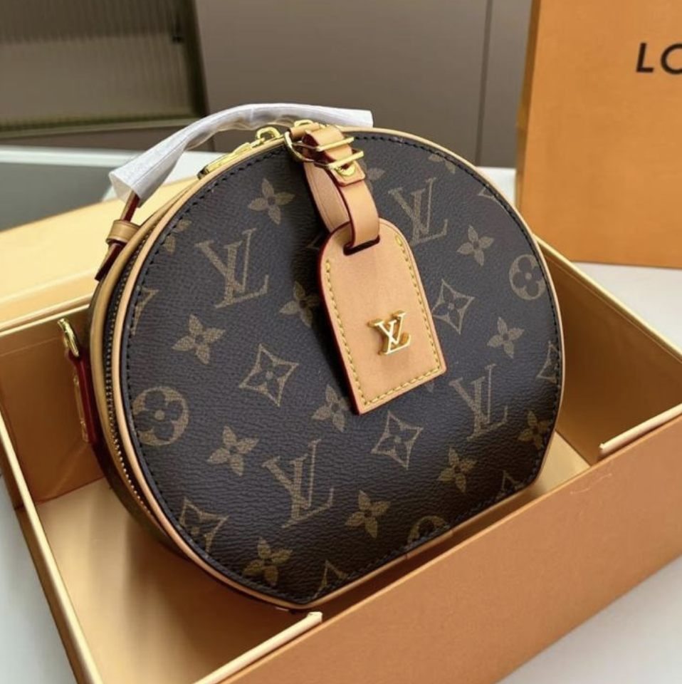 11 Espresso Cream 18cm Luxury Iconic Designer Bag - Image 1