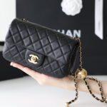 FLAP BAG 20CM GOLD HARDWARE BLACK LAMBSKIN - Image 9