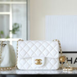 CHANEL 25S FLAP BAG 18 CM IN WHITE LAMBSKIN WITH GOLD HARDWARE - Image 10