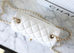 CHANEL 25S FLAP BAG 18 CM IN WHITE LAMBSKIN WITH GOLD HARDWARE - Image 6
