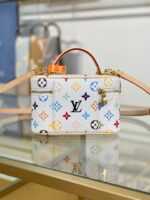 LV x TM VANITY CHAIN POUCH handbag - Image 5