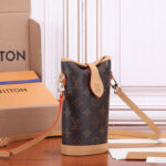 LV Fold Me Pouch - Image 3
