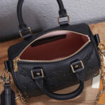 LV Speedy Bandoulière 22 - Image 6